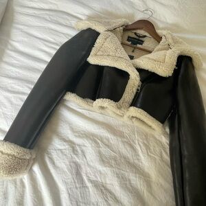🖤 FRENCH CONNECTION • cropped faux leather + faux shearling bomber jacket